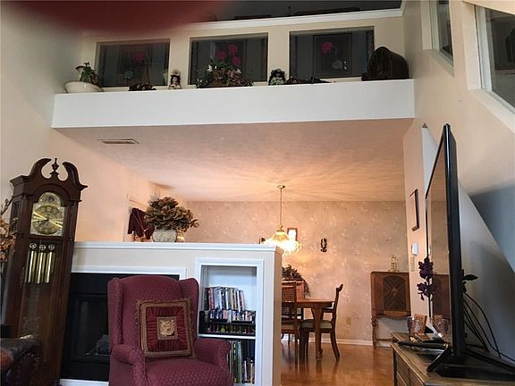 4th image of 4916 Clarkson Dr