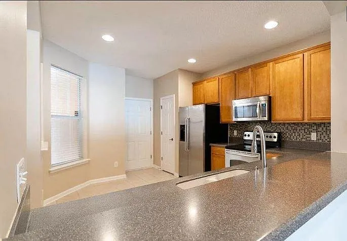 3568 Hartsfield Forest Cir — Photo 4