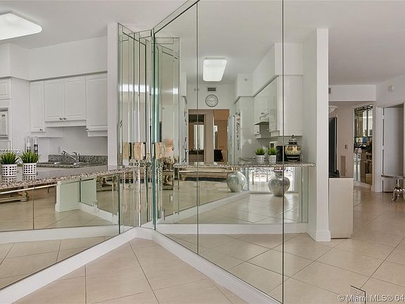 4th image of 4779 Collins Ave APT 1904