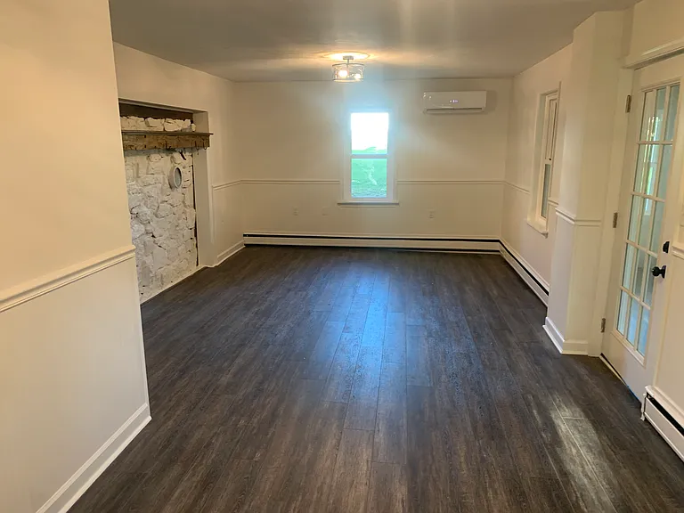 130 Old Furnace Rd — Photo 2