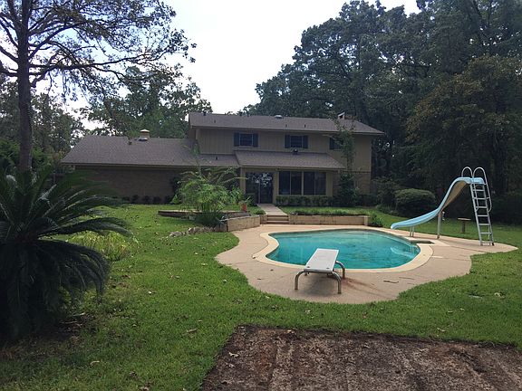 2nd image of 1027 Akin Dr