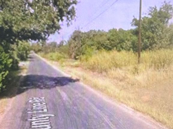 4th image of 252 N County Line Rd