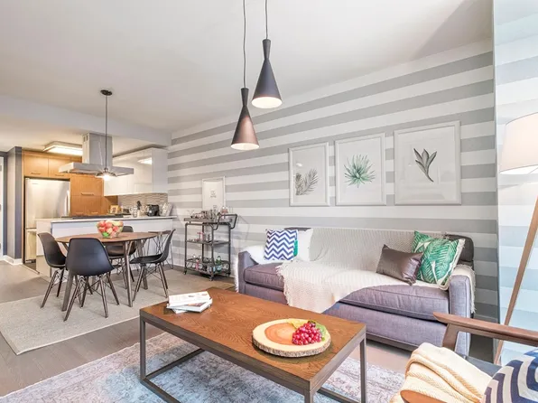 450 West 42nd Street image 1 of 21