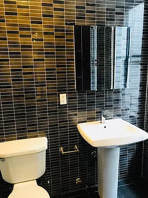 Rented by Charles Coutinho LLC | media 26