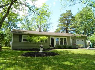 95 Rodney Dr, Honeoye Falls, NY 14472