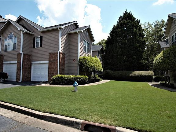 2nd image of 910 Vinings Forest Ln SE #910