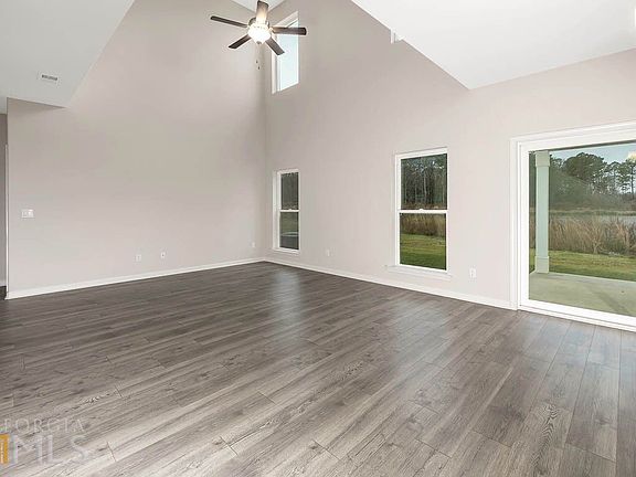 4th image of 116 Larsen Ct