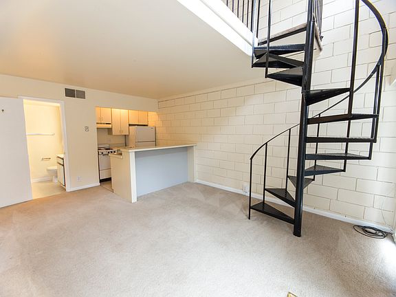 3rd image of 1821 Jefferson Park Ave #1B-1Ba-500Sqft
