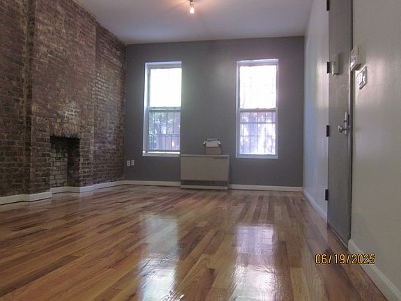 2nd image of 425 Wythe Ave #Ca