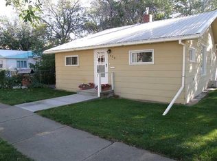 404 4th St W, Roundup, MT 59072