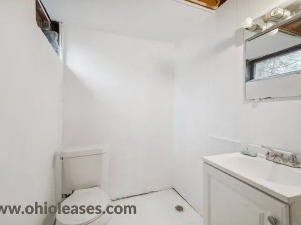 17632 S Miles Rd, Cleveland, OH 44128