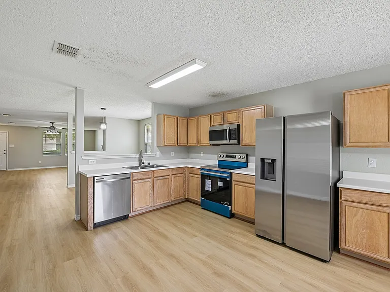 1612 Fieldstone Dr — Photo 9