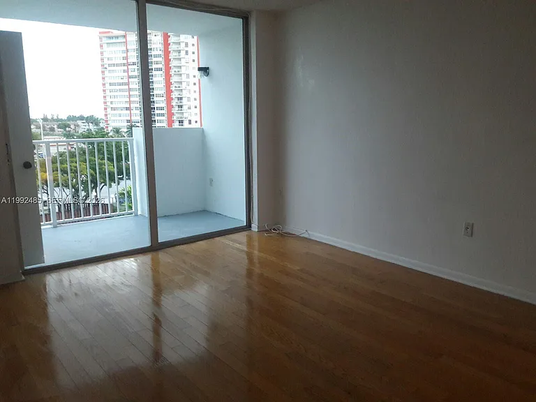 1200 NE Miami Gardens Dr #504W — Photo 1