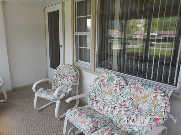 2nd image of 3841 Dunbar St