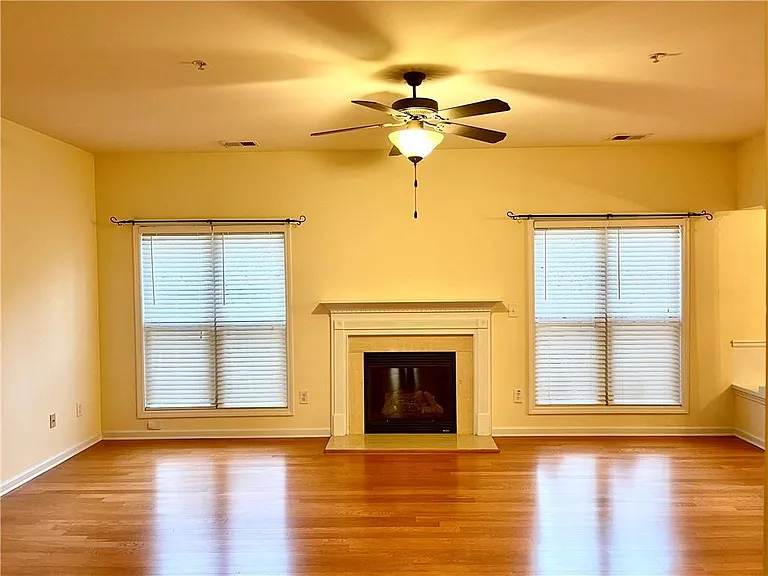 981 Brownstone Ln #17 — Photo 6
