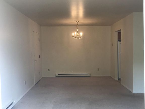 3rd image of 13 Colatosti Pl APT 5