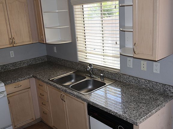 5th image of 7925 W Gilmore Ave