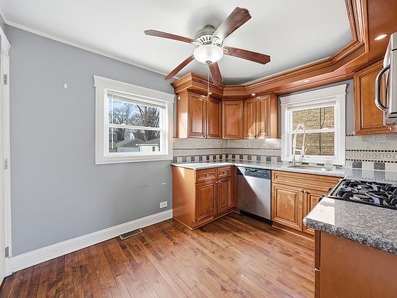 5th image of 3709 W 85th St