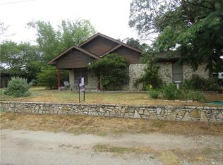306 S Oak St, Boyd, TX 76023