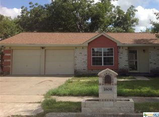 1808 Mission Dr, Victoria, TX 77901