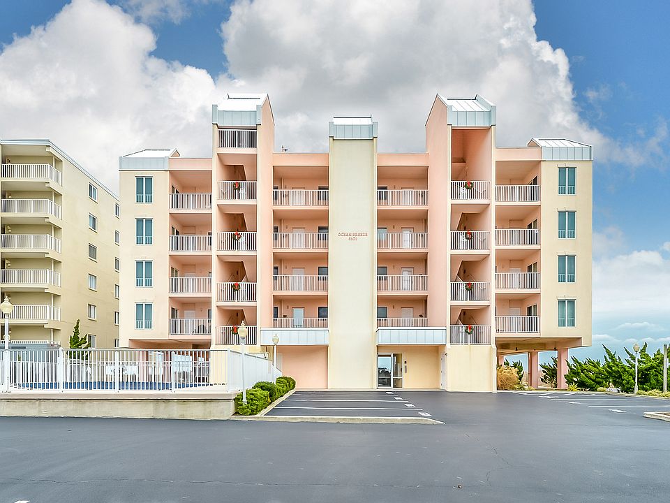 Welcome to 202 Ocean Breeze