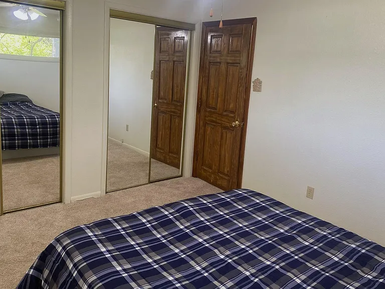 5702 N US Highway 35 — Photo 23