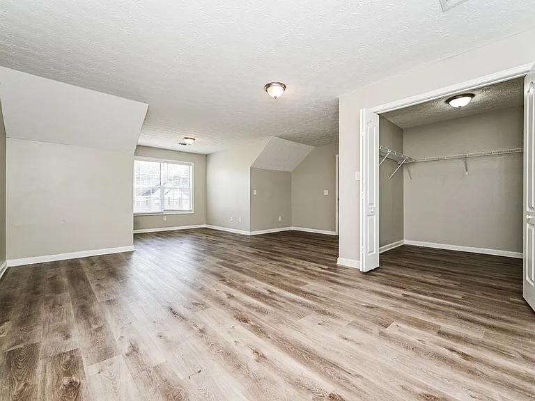 145 Trelawney Ln — Photo 15