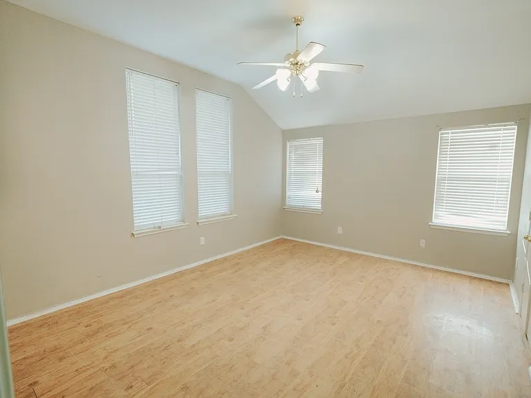 218 Canyon Lake Dr — Photo 8