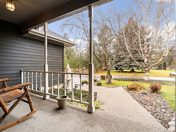4th image of 1301 Westwood Ct