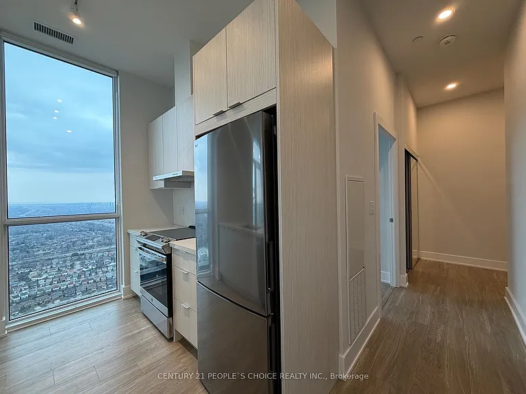 430 Square One Dr #Penthouse 05-05 — Photo 15