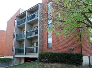 207 E John St, Champaign, IL 61820
