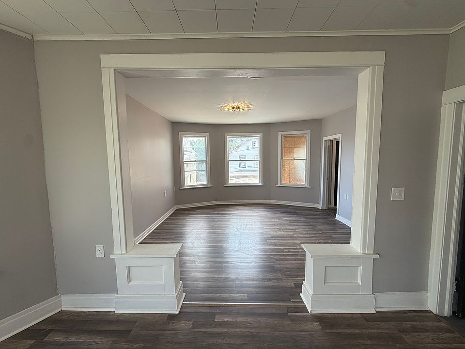 1st image of 18 1/2 Kline St #2