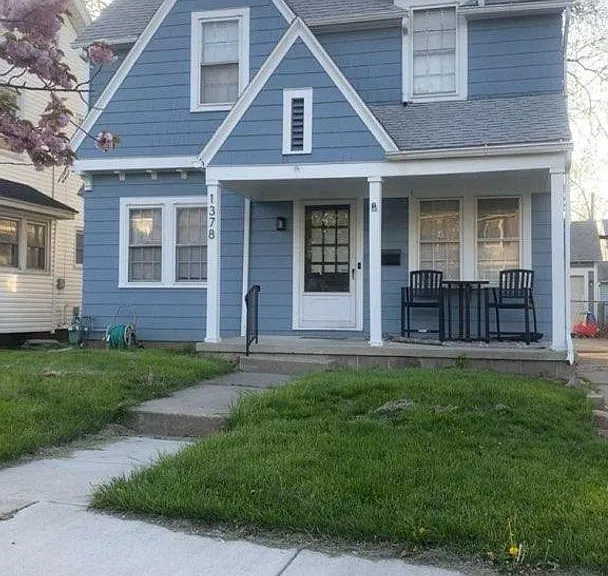 1378 Wildwood Rd — Photo 2