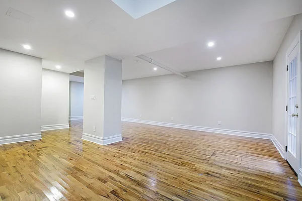 Rented by Waldstar Real Estate LLC | media 20