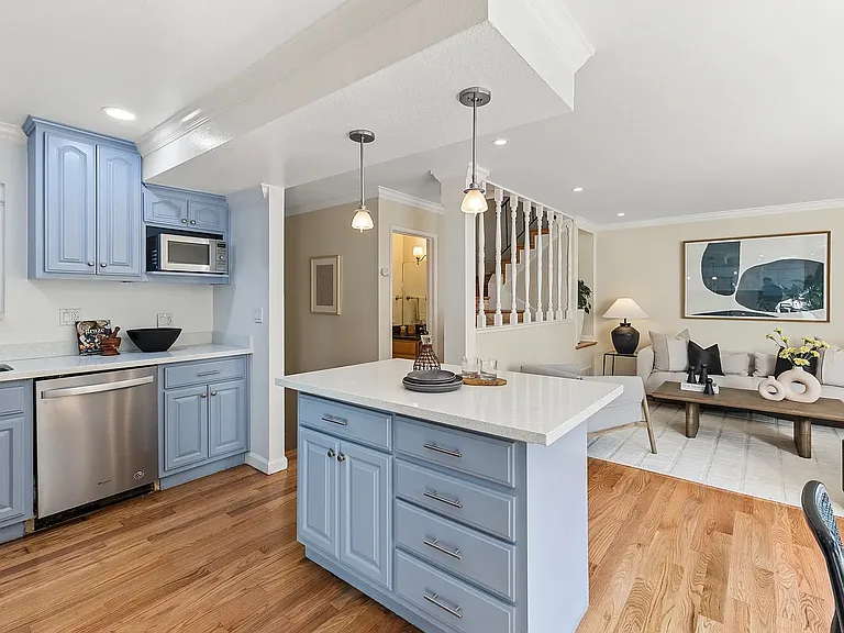 179 Saint Michaels Ct — Photo 3