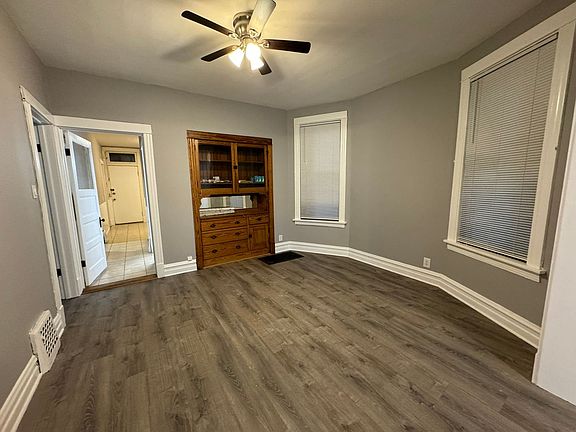 3rd image of 3325 N Whipple St #1