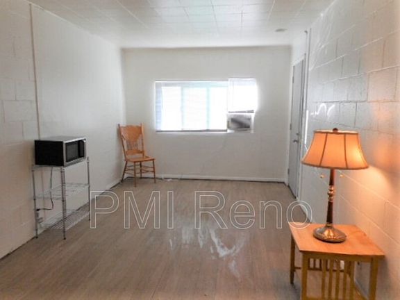 4th image of 140 Victorian Ave Unit 3
