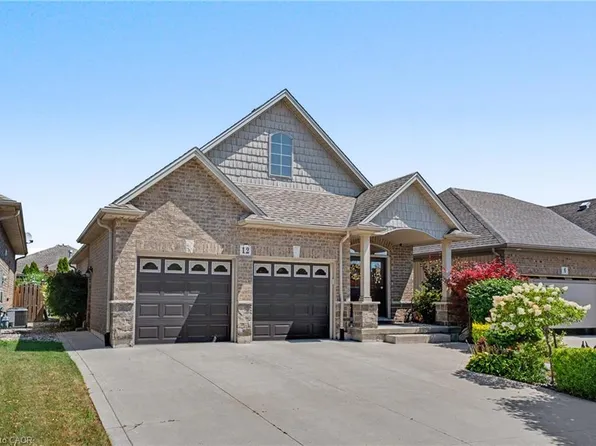 12 Silverwood Ave, Welland, ON L3C 0C3