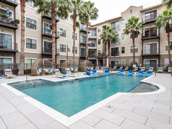 1 Hermann Park Ct APT 946