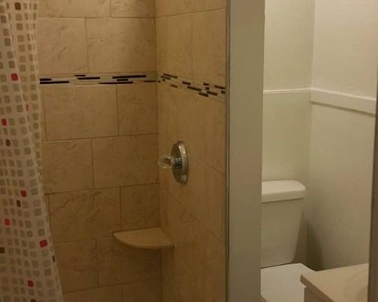 5th image of 1531 W Girard Ave