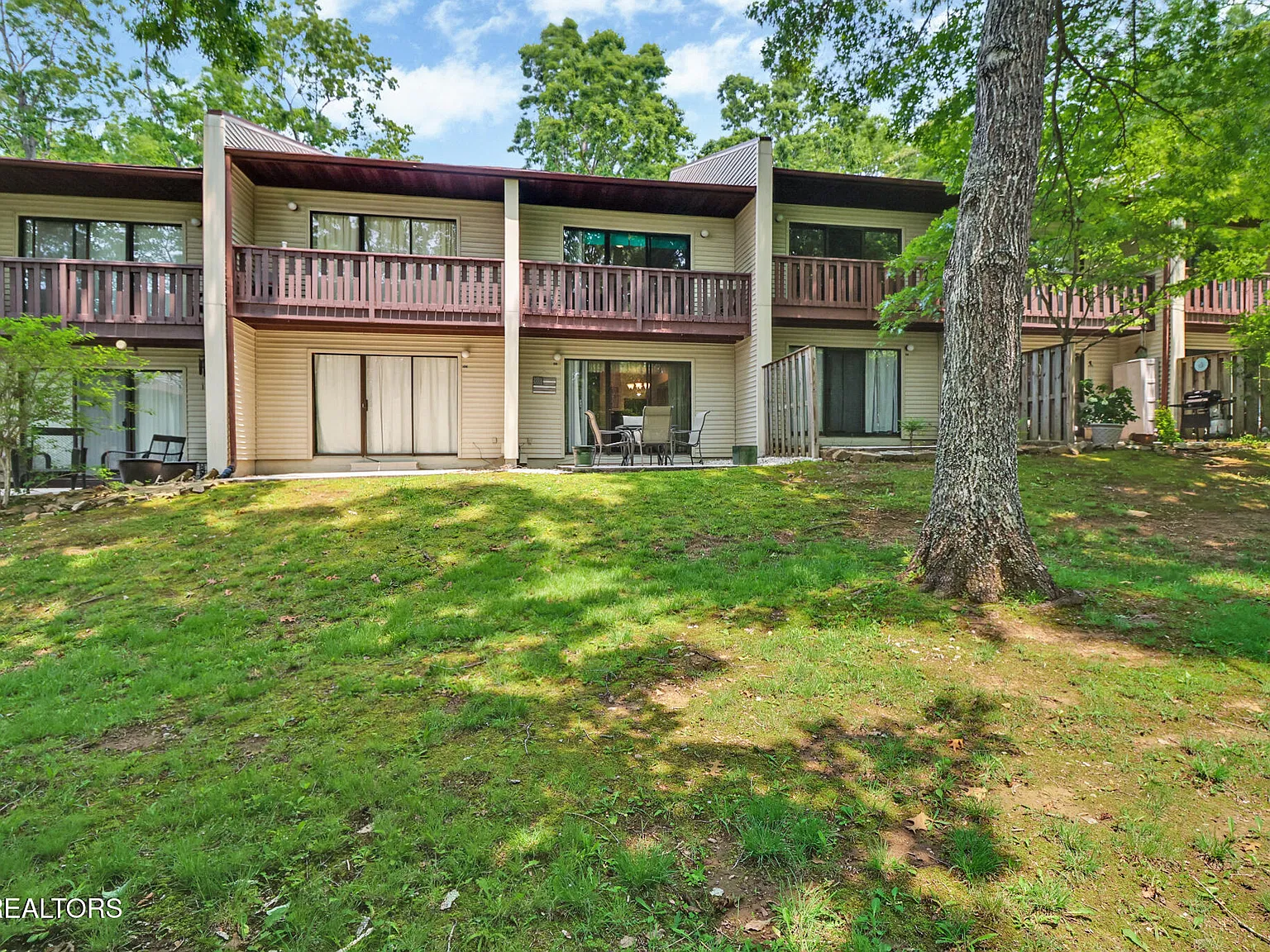 2 bed, 2.5 bath, 938 sqft, $1,600 — Photo 4