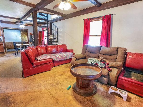 310 S Main St, Idaville, IN 47950