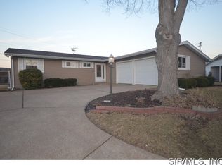 13 Weigela Ct, Swansea, IL