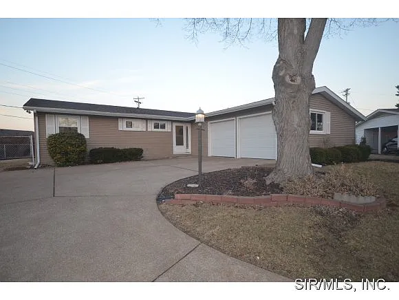 13 Weigela Ct photo 1