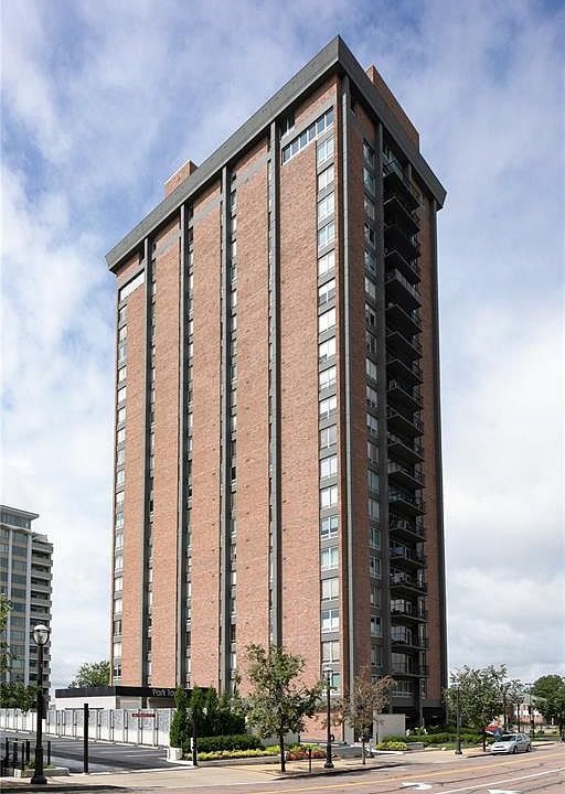 1st image of 200 S Brentwood Blvd APT 13F