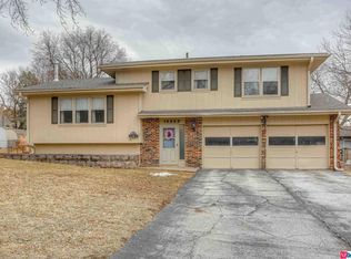 15323 Drexel Cir, Omaha, NE 68137