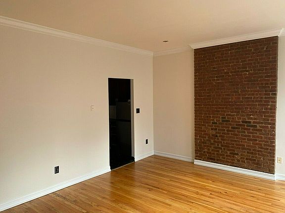 2nd image of 203 W 84th St APT 3A