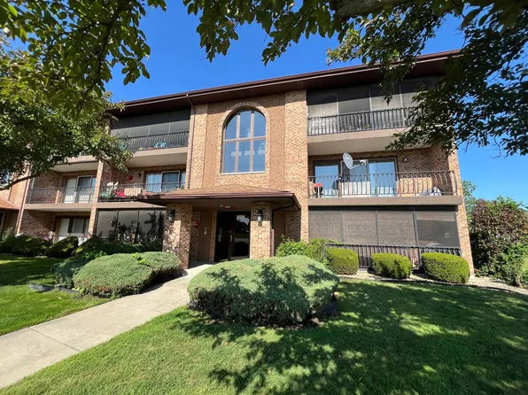 11111 Heritage Dr APT 2a, Palos Hills, IL 60465