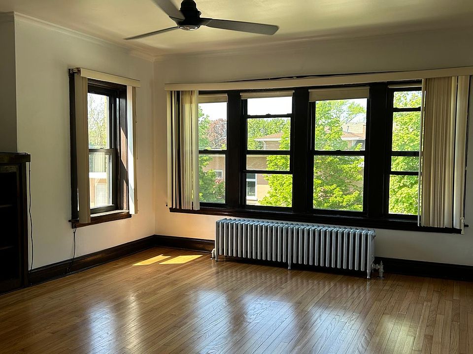1st image of 3951 W Albion Ave