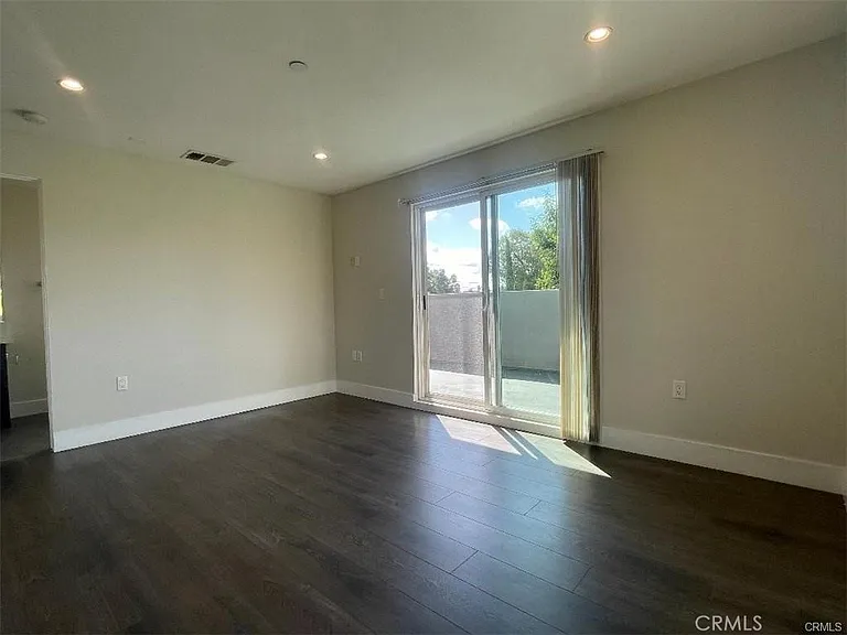 6445 Woodley Ave #204 — Photo 29